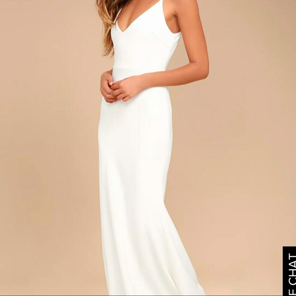 Lulu’s infinite white dress